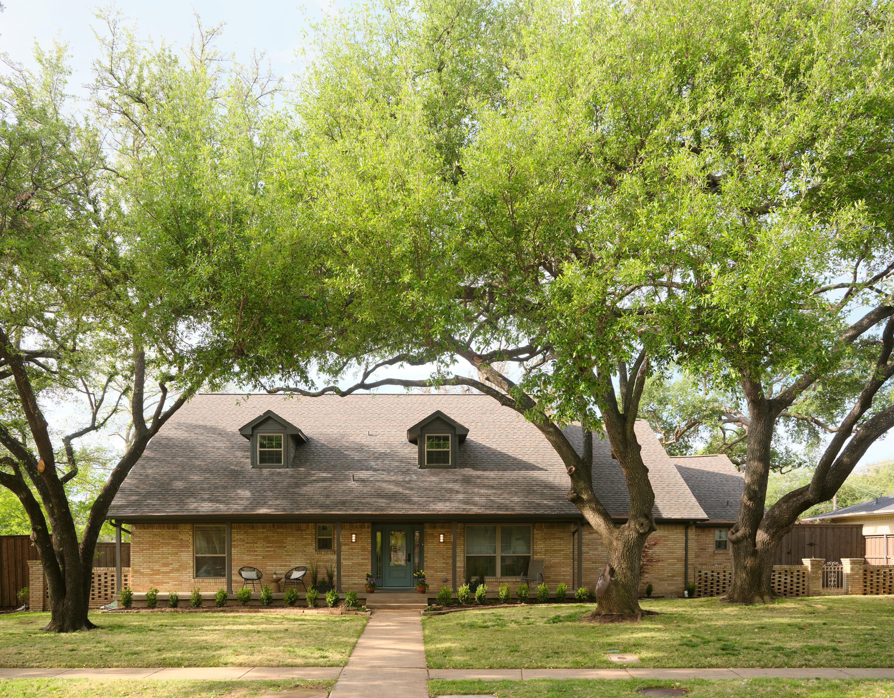  Spacious Home filled with Modern Updates and Original Charm - 物件實景