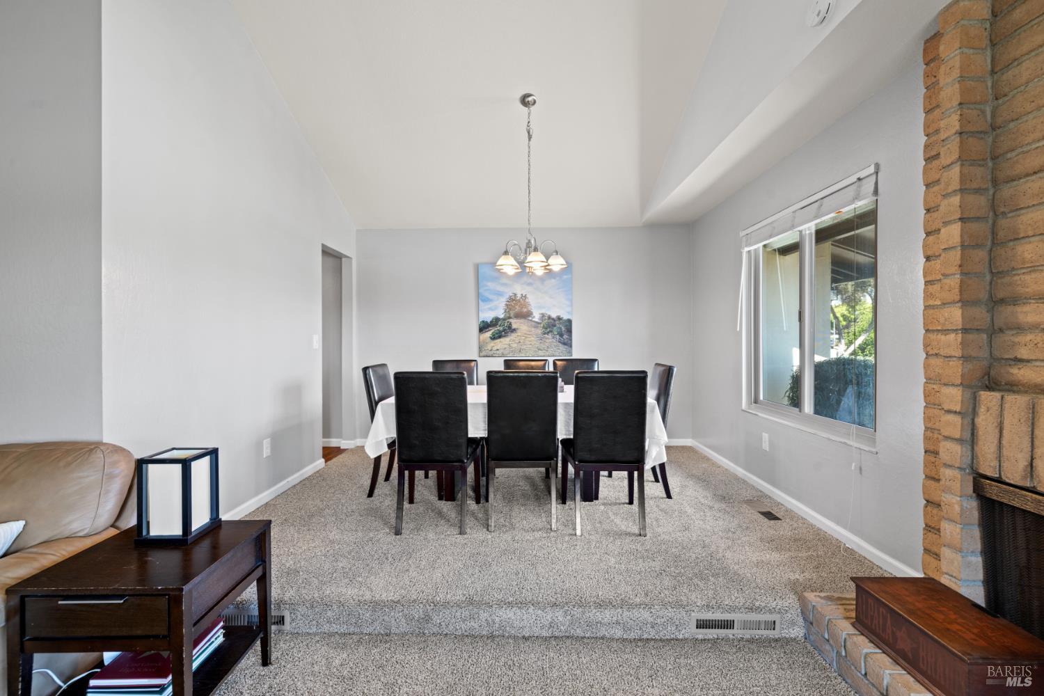 Petaluma, California, 94954, United States, 4 Bedrooms Bedrooms, ,2 BathroomsBathrooms,Residential,For Sale,1921484