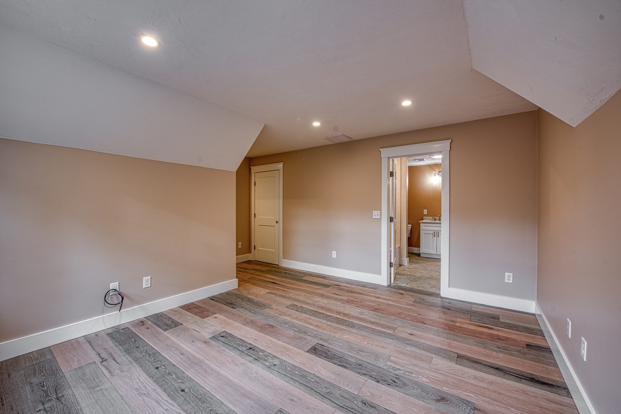 Norton, Massachusetts, 02766, United States, 4 Bedrooms Bedrooms, ,3 BathroomsBathrooms,Residential,For Sale,1869812
