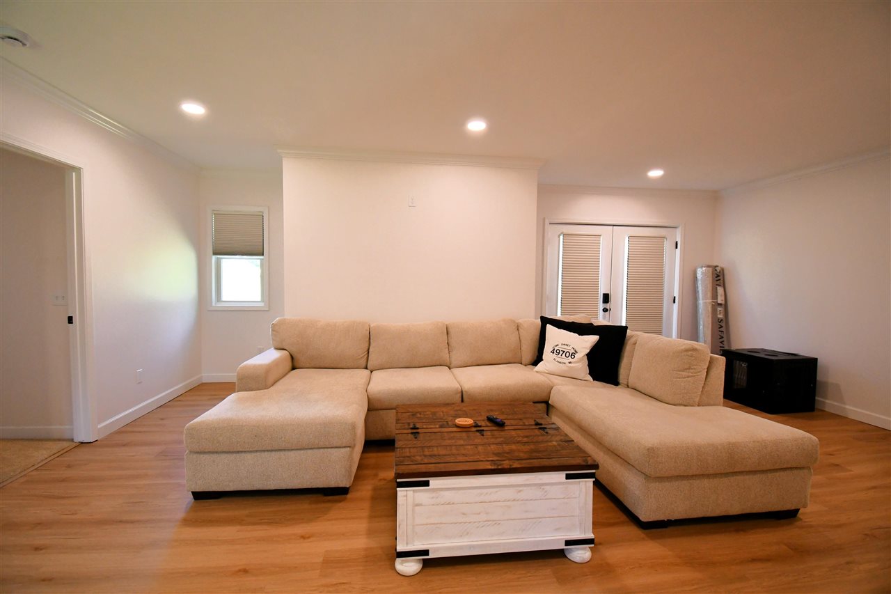 Alanson, Michigan, 49706, United States, 5 Bedrooms Bedrooms, ,3 BathroomsBathrooms,Residential,For Sale,1876087