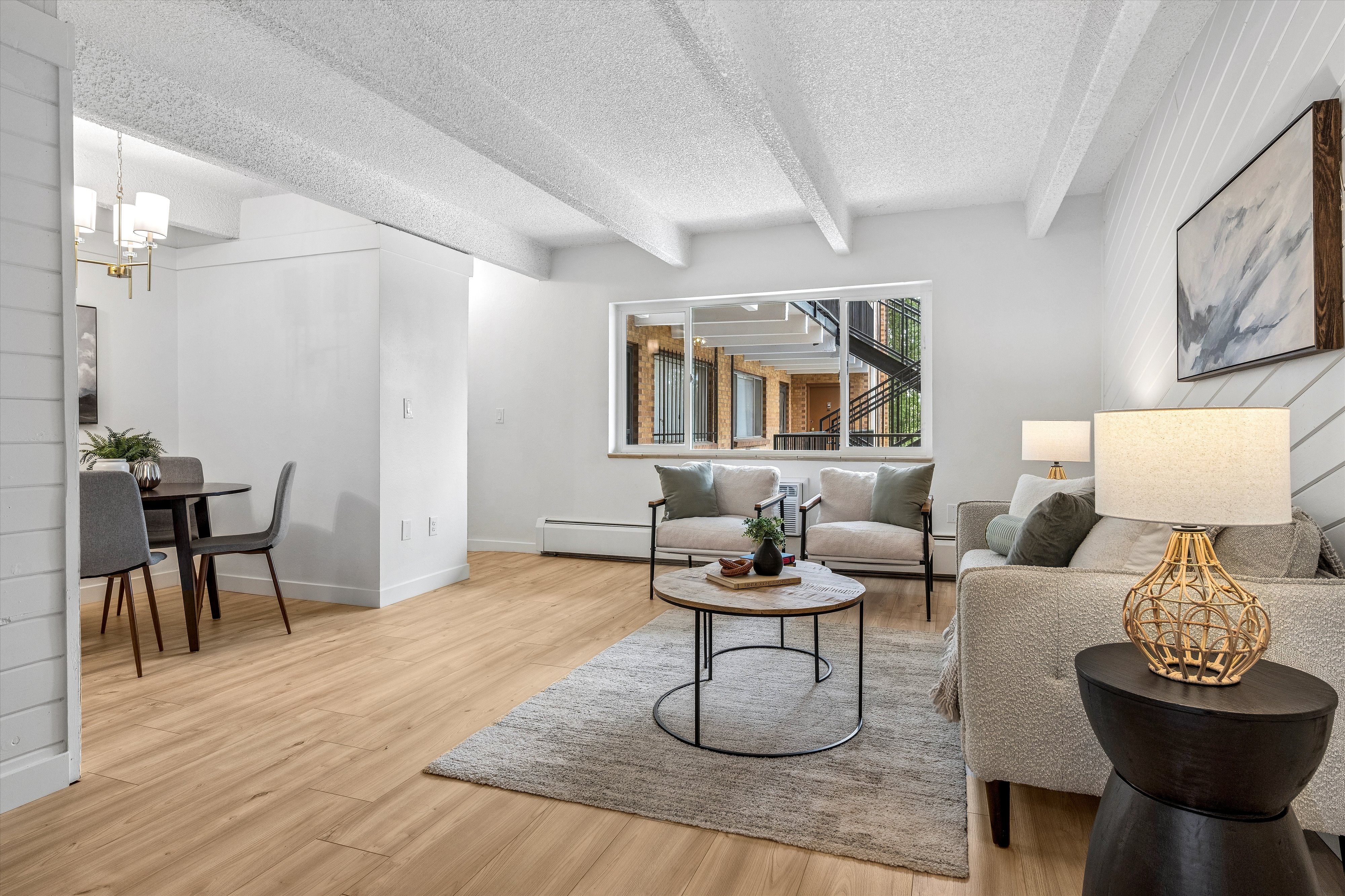  Beautifully Remodeled and Move-in Ready - 物件實景