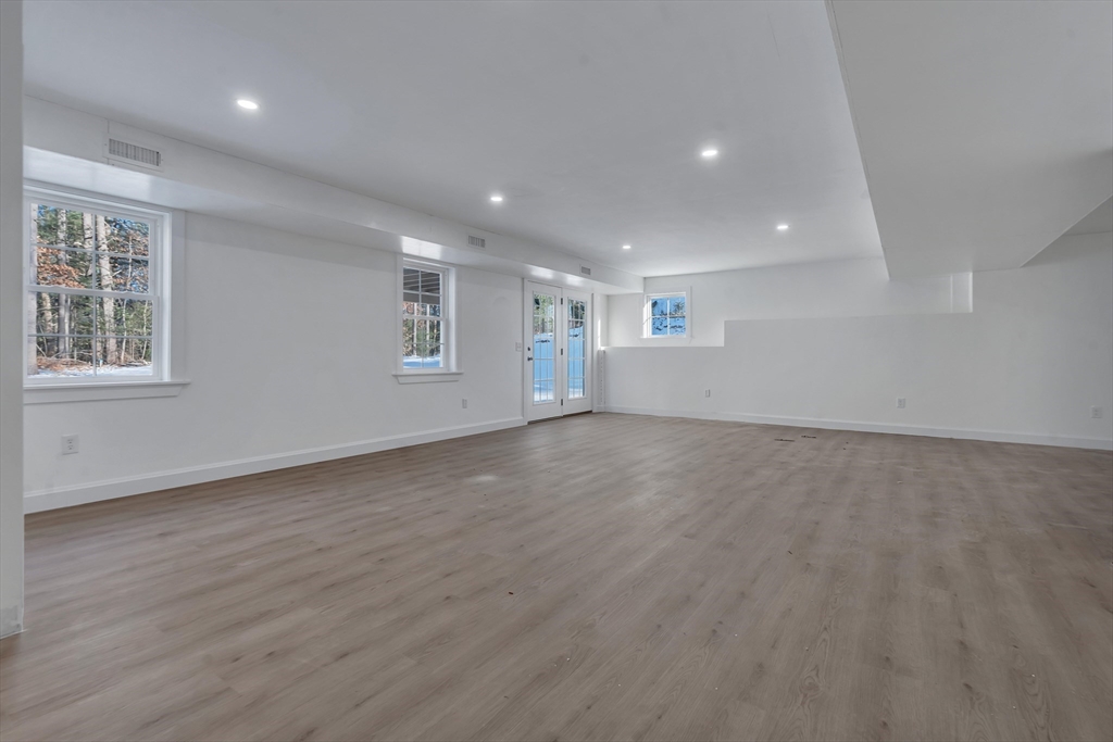 Rehoboth, Massachusetts, 02769, United States, 3 Bedrooms Bedrooms, ,4 BathroomsBathrooms,Residential,For Sale,2005285