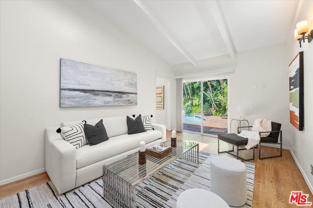 Los Angeles, California, 90049, United States, 3 Bedrooms Bedrooms, ,3 BathroomsBathrooms,Residential,For Sale,1908650