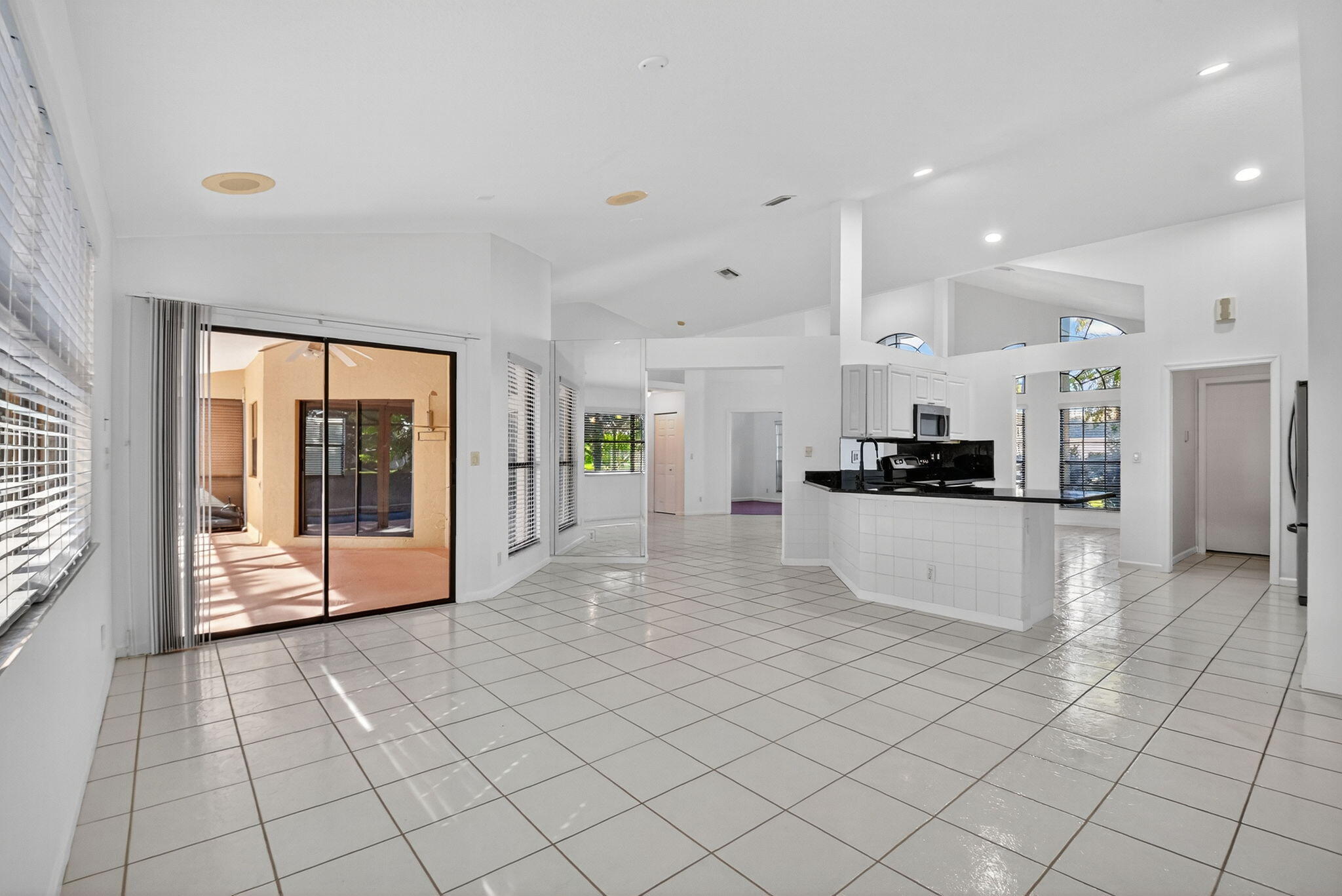 Royal Palm Beach, Florida, 33411, United States, 3 Bedrooms Bedrooms, ,2 BathroomsBathrooms,Residential,For Sale,1992913