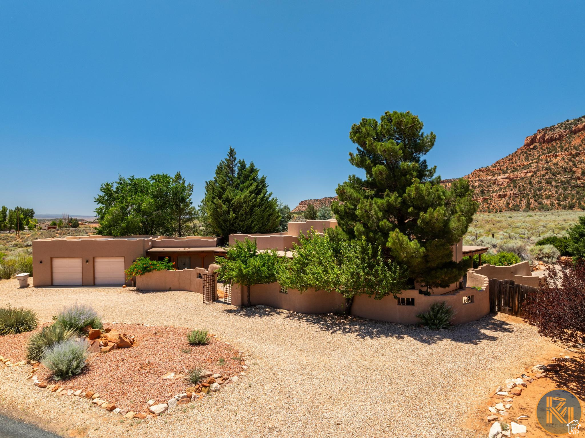 Kanab, Utah, 84741, United States, 2 Bedrooms Bedrooms, ,3 BathroomsBathrooms,Residential,For Sale,1903679