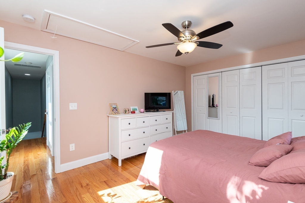 Lynn, Massachusetts, 01904, United States, 2 Bedrooms Bedrooms, ,4 BathroomsBathrooms,Residential,For Sale,1975841