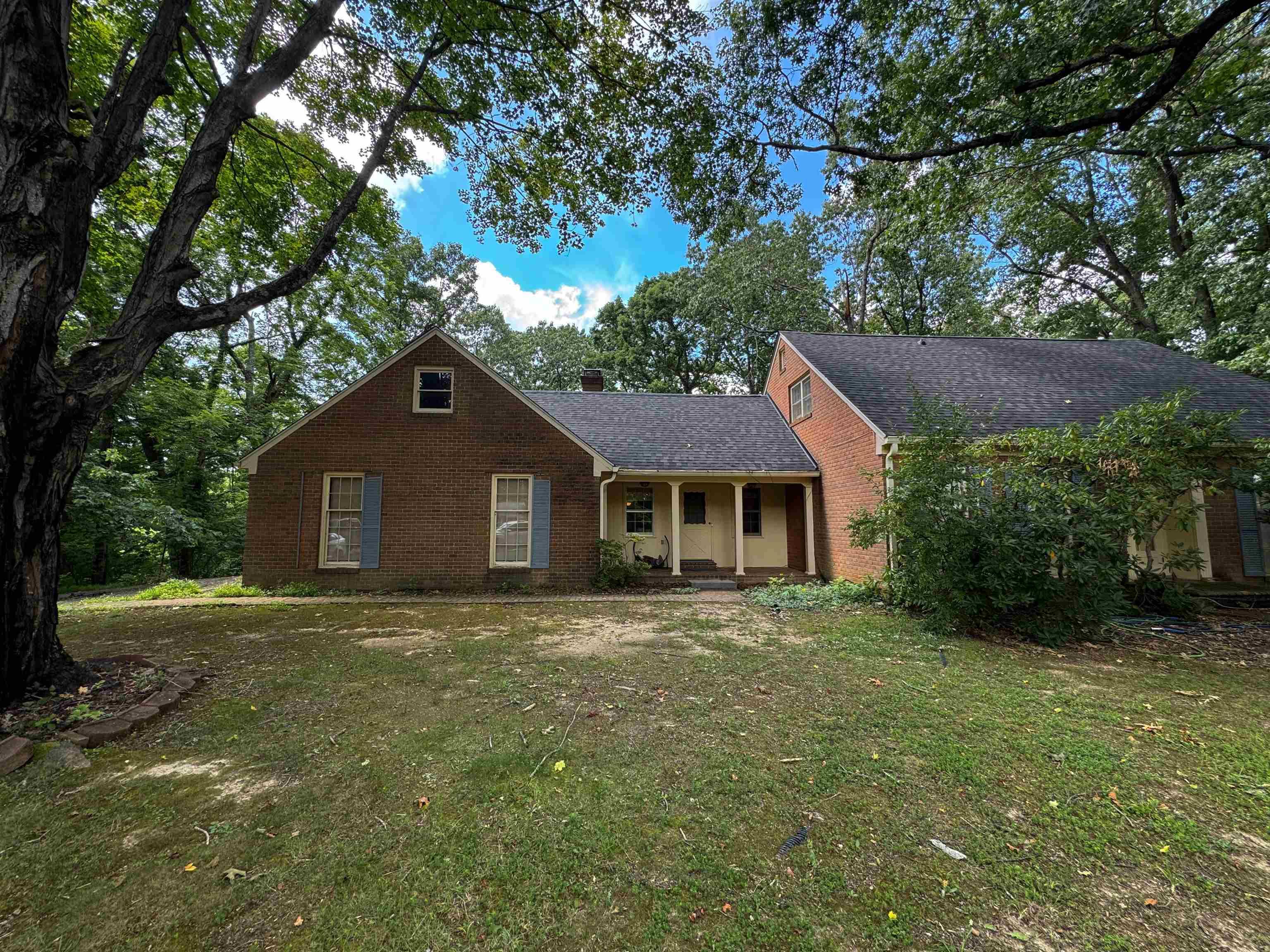 Blacksburg, Virginia, 24060, United States, 5 Bedrooms Bedrooms, ,4 BathroomsBathrooms,Residential,For Sale,1900979