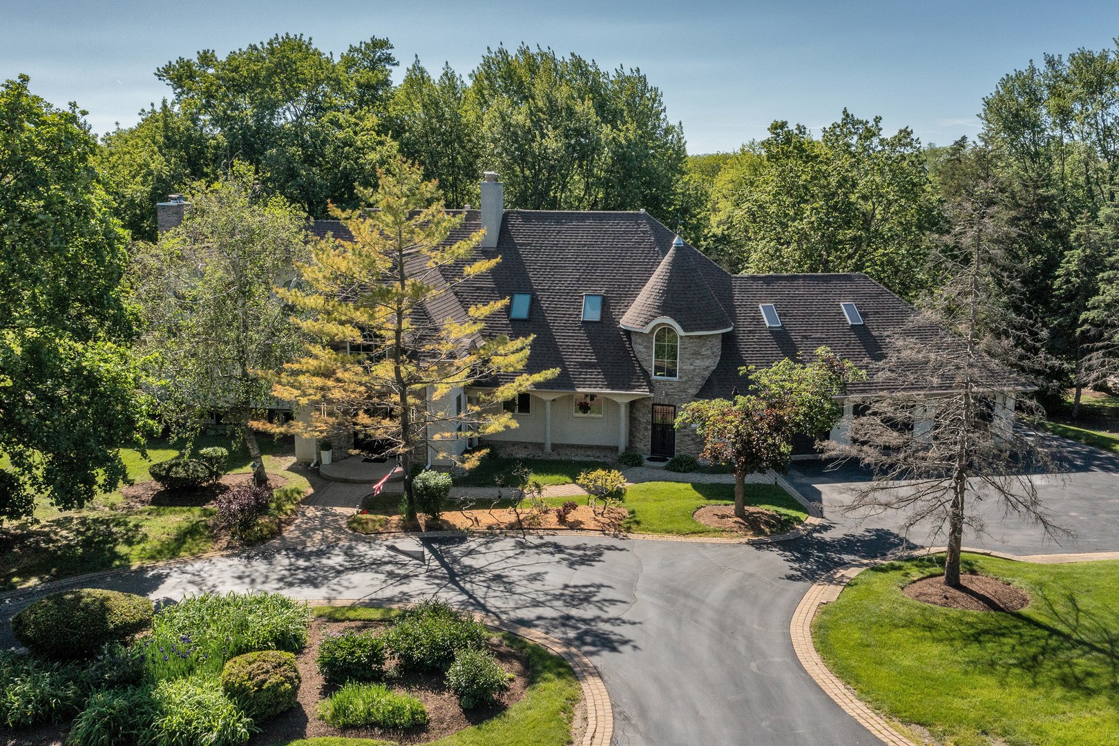Inverness, Illinois, 60067, United States, 6 Bedrooms Bedrooms, ,7 BathroomsBathrooms,Residential,For Sale,2047955