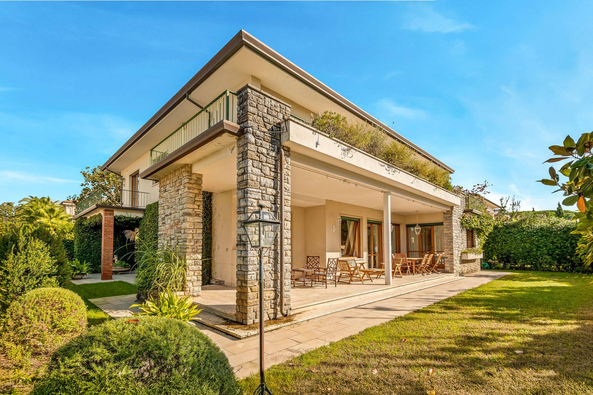 via solferino, Forte dei Marmi, Lucca, 55042, IT, 6 Bedrooms Bedrooms, ,5 BathroomsBathrooms,Residential,For Sale,via solferino,1651035