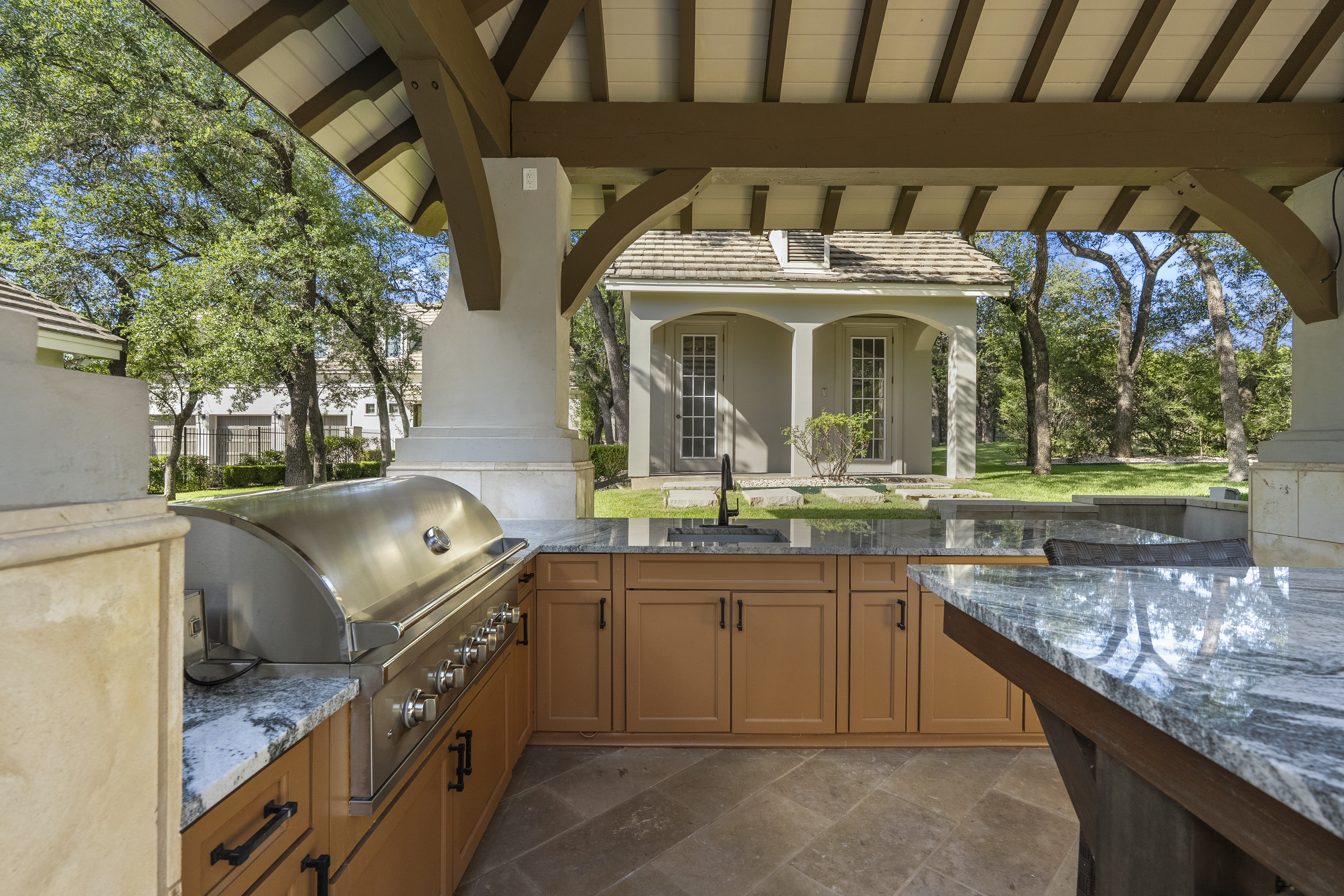  Extraordinary Estate in The Dominion with Dual Residences - 物件實景