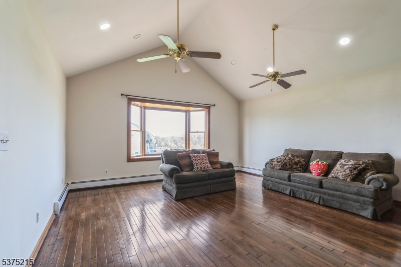 Raritan Twp., New Jersey, 08822, United States, 5 Bedrooms Bedrooms, ,3 BathroomsBathrooms,Residential,For Sale,1908572