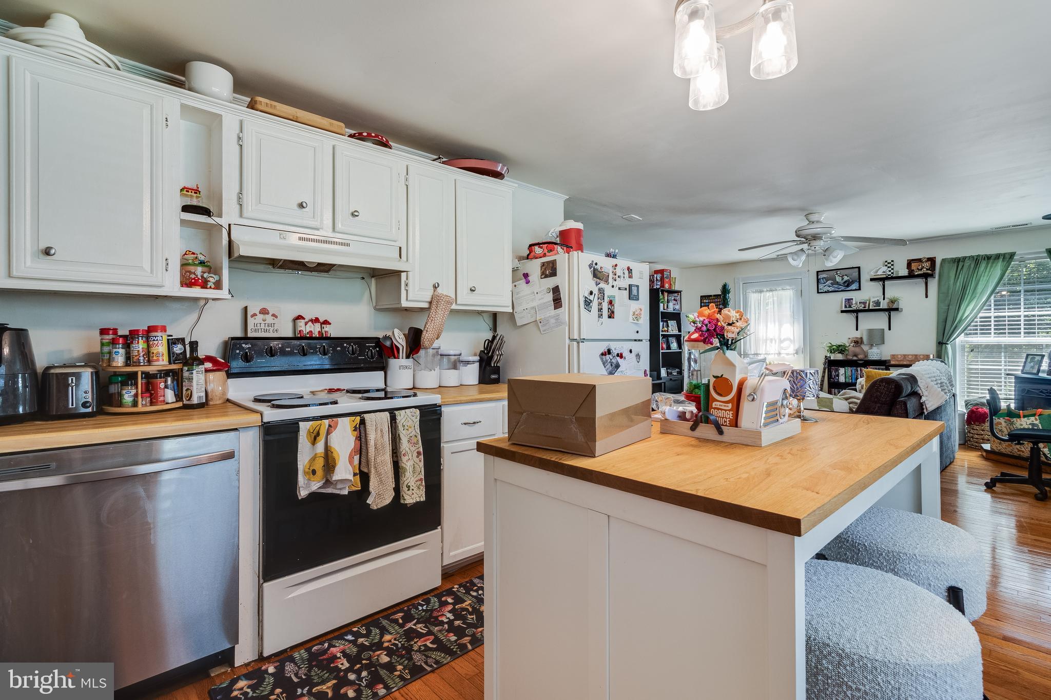 Hughesville, Maryland, 20637, United States, 3 Bedrooms Bedrooms, ,2 BathroomsBathrooms,Residential,For Sale,1937759