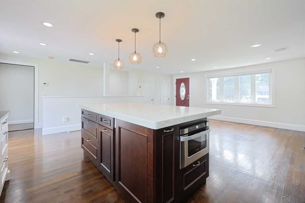 Ashland, Massachusetts, 01721, United States, 3 Bedrooms Bedrooms, ,3 BathroomsBathrooms,Residential,For Sale,1978848