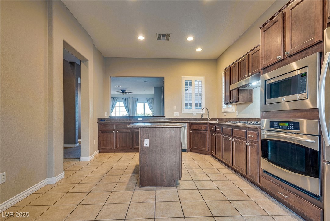 Las Vegas, Nevada, 89135, United States, 3 Bedrooms Bedrooms, ,3 BathroomsBathrooms,Residential,For Sale,2003378