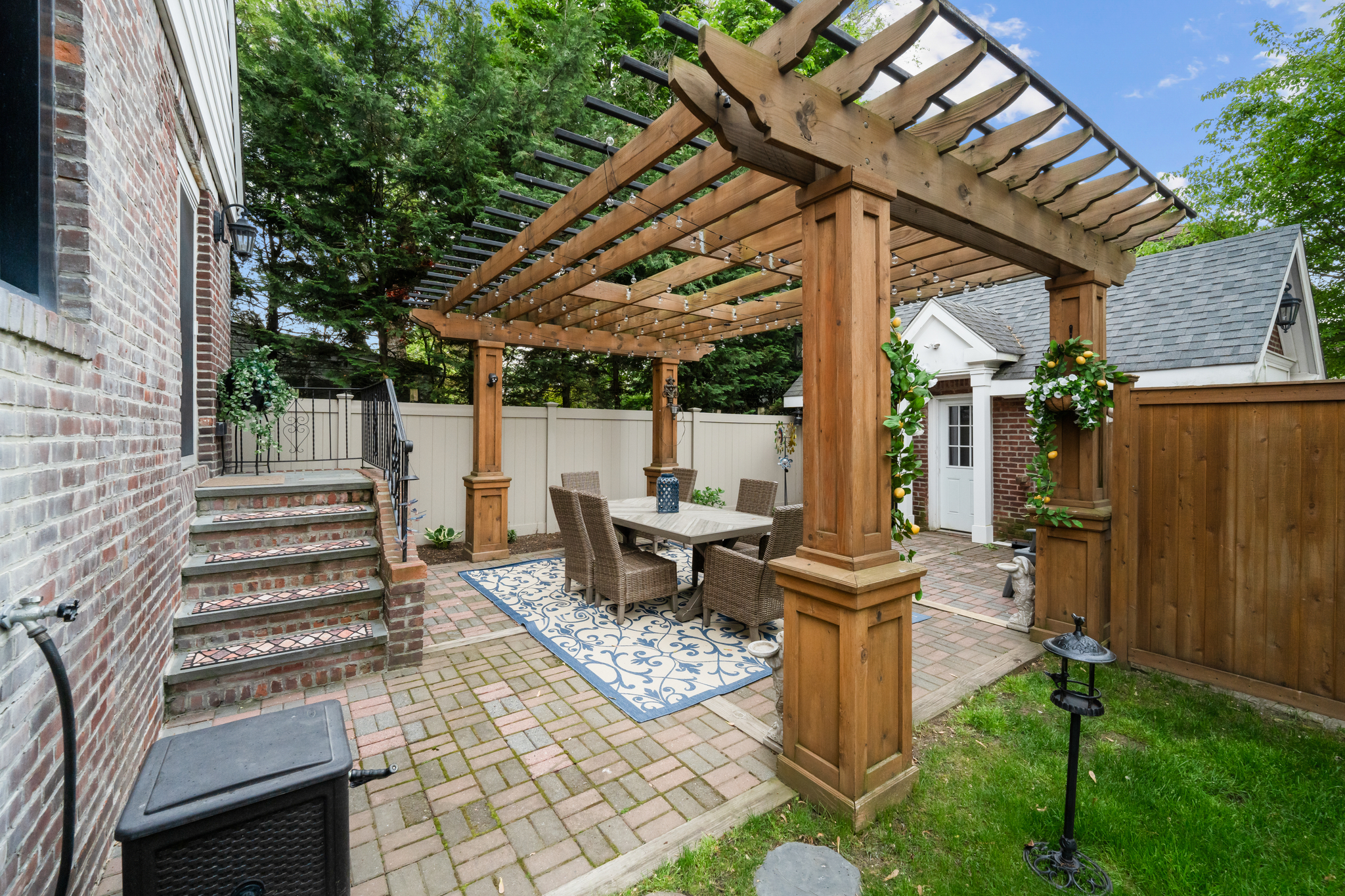 Oceanside, New York, 11572, United States, 3 Bedrooms Bedrooms, ,2 BathroomsBathrooms,Residential,For Sale,1928252