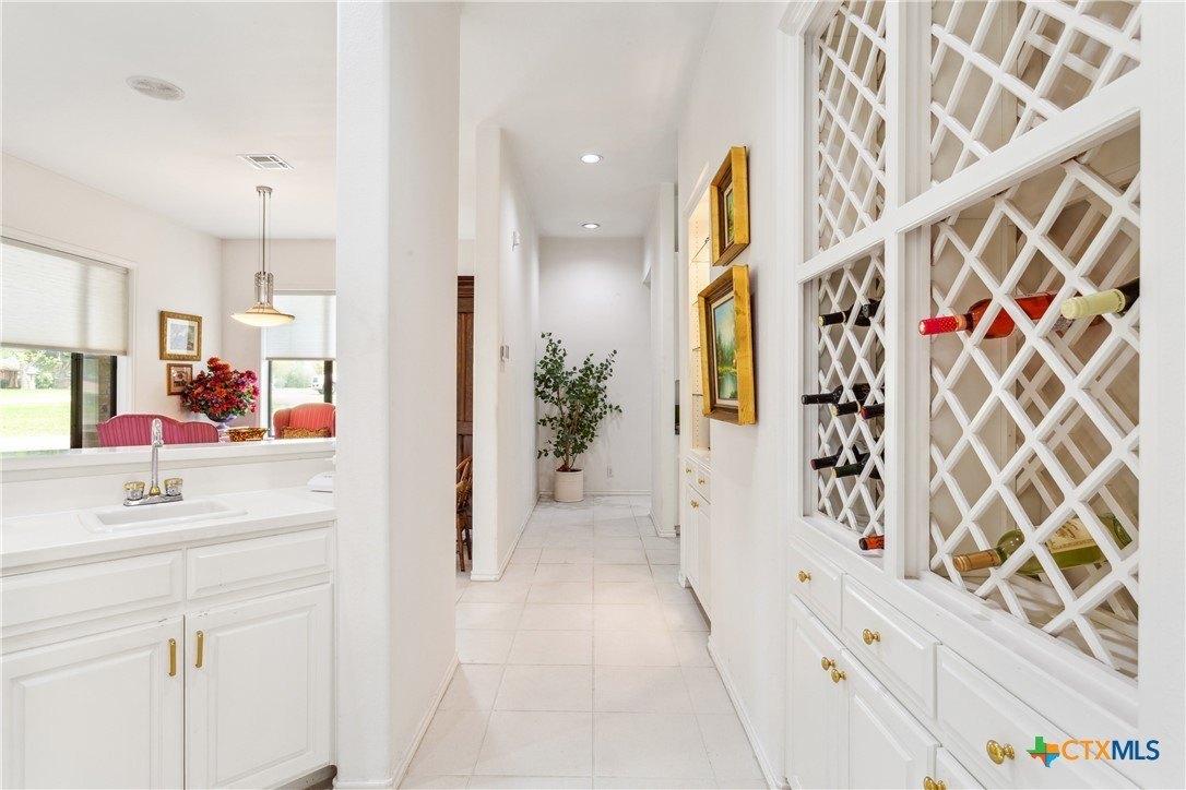 Salado, Texas, 76571, United States, 4 Bedrooms Bedrooms, ,7 BathroomsBathrooms,Residential,For Sale,1977249