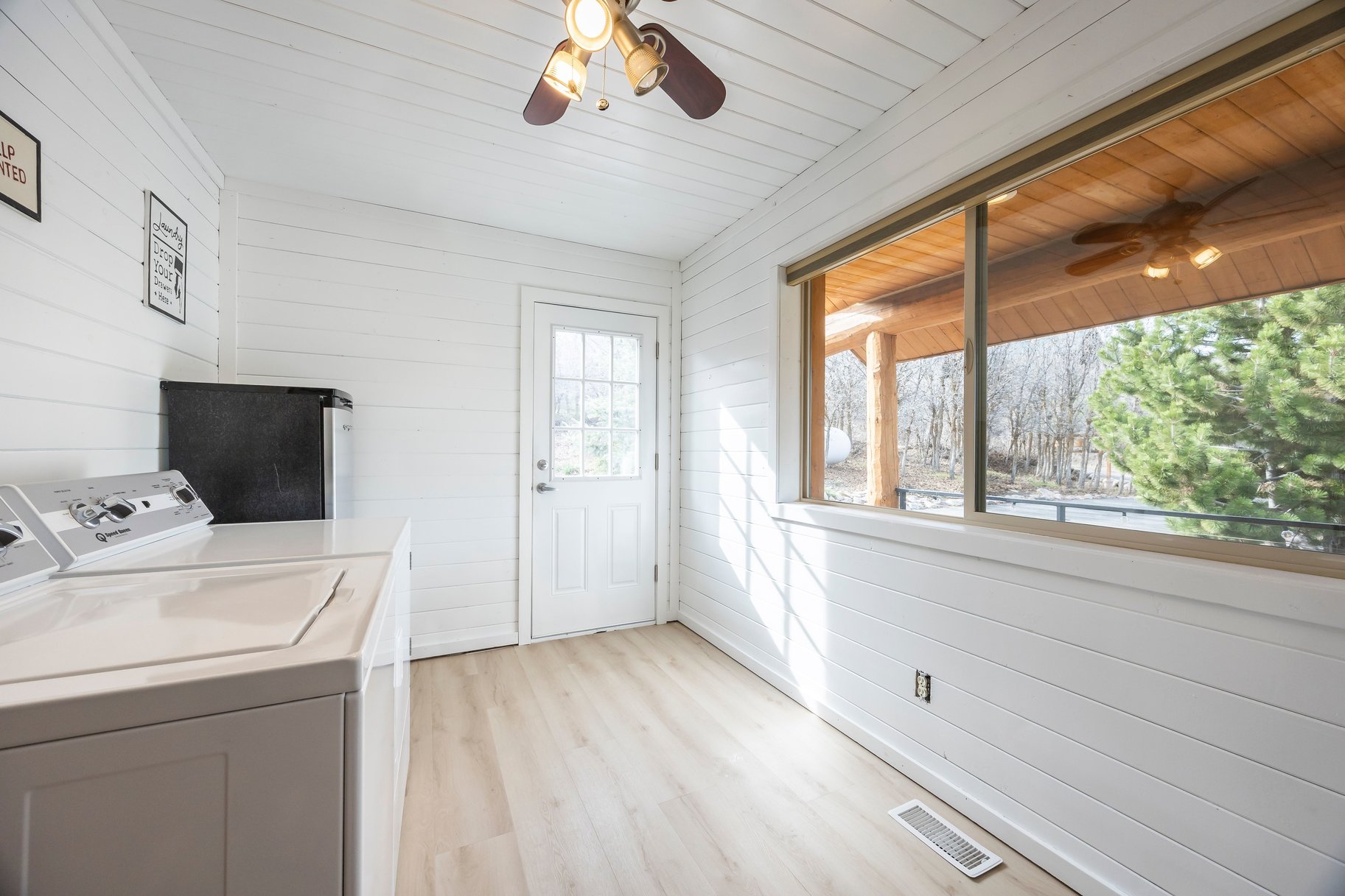  Modernized Timberlakes Cabin Home - 物件實景