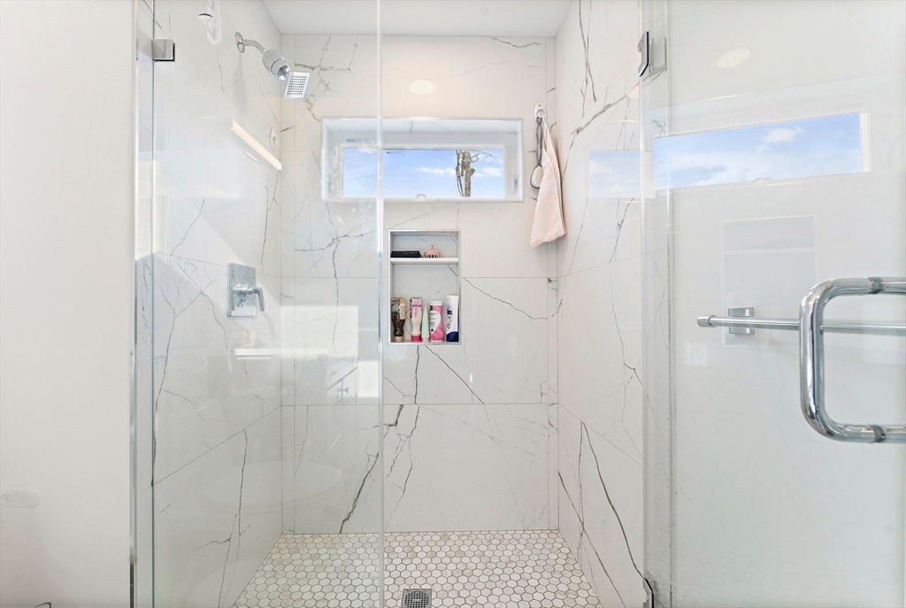 Revere, Massachusetts, 02151, United States, 2 Bedrooms Bedrooms, ,1 BathroomBathrooms,Residential,For Sale,1880903