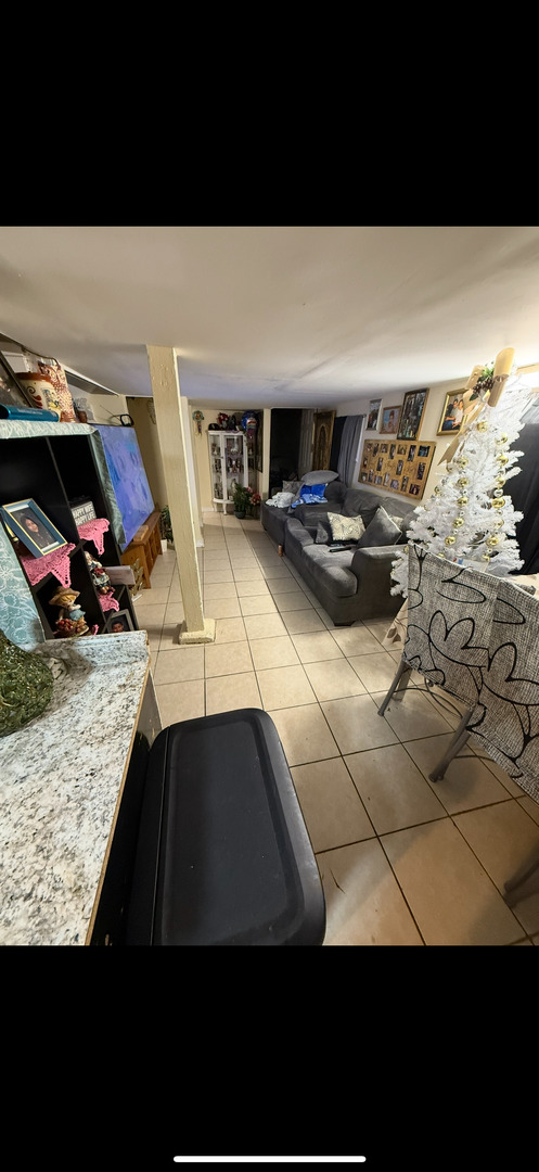 Chicago, Illinois, 60625, United States, 6 Bedrooms Bedrooms, ,Residential,For Sale,2006244