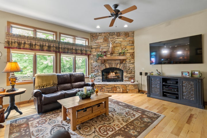 Crown Point, Indiana, 46307, United States, 3 Bedrooms Bedrooms, ,3 BathroomsBathrooms,Residential,For Sale,1942577
