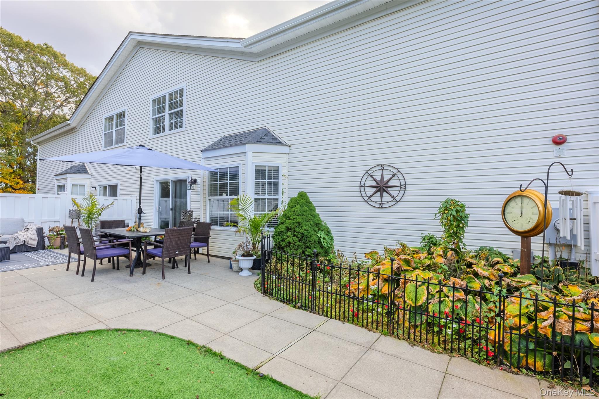 Middle Island, New York, 11953, United States, 2 Bedrooms Bedrooms, ,2 BathroomsBathrooms,Residential,For Sale,1986490