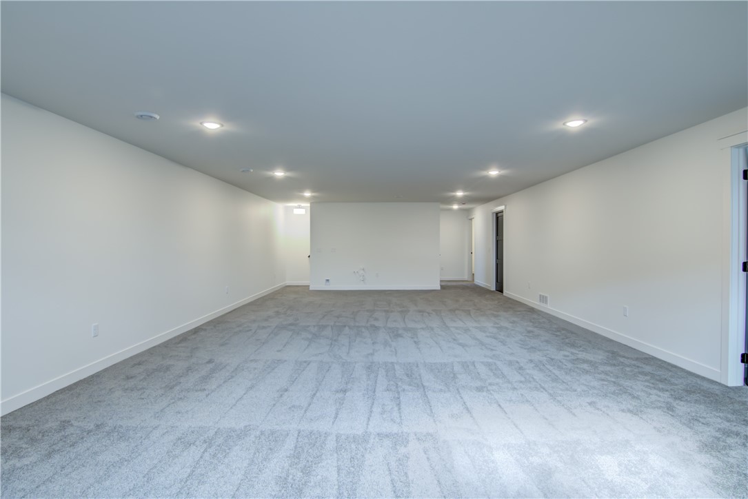 Chippewa Falls, Wisconsin, 54729, United States, 5 Bedrooms Bedrooms, ,3 BathroomsBathrooms,Residential,For Sale,1979363