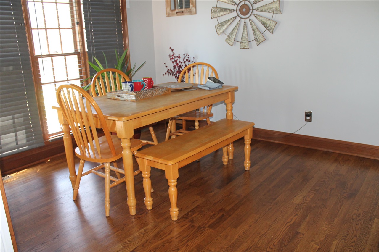 Bowling Green, Kentucky, 42104, United States, 5 Bedrooms Bedrooms, ,3 BathroomsBathrooms,Residential,For Sale,1827848