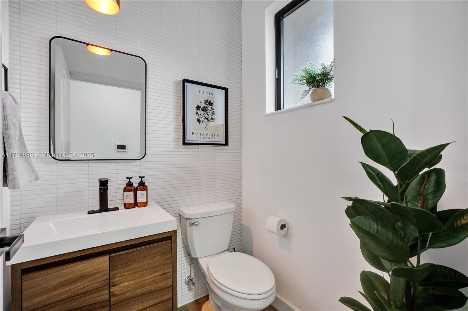 Miami, Florida, 33179, United States, 3 Bedrooms Bedrooms, ,3 BathroomsBathrooms,Residential,For Sale,1784236