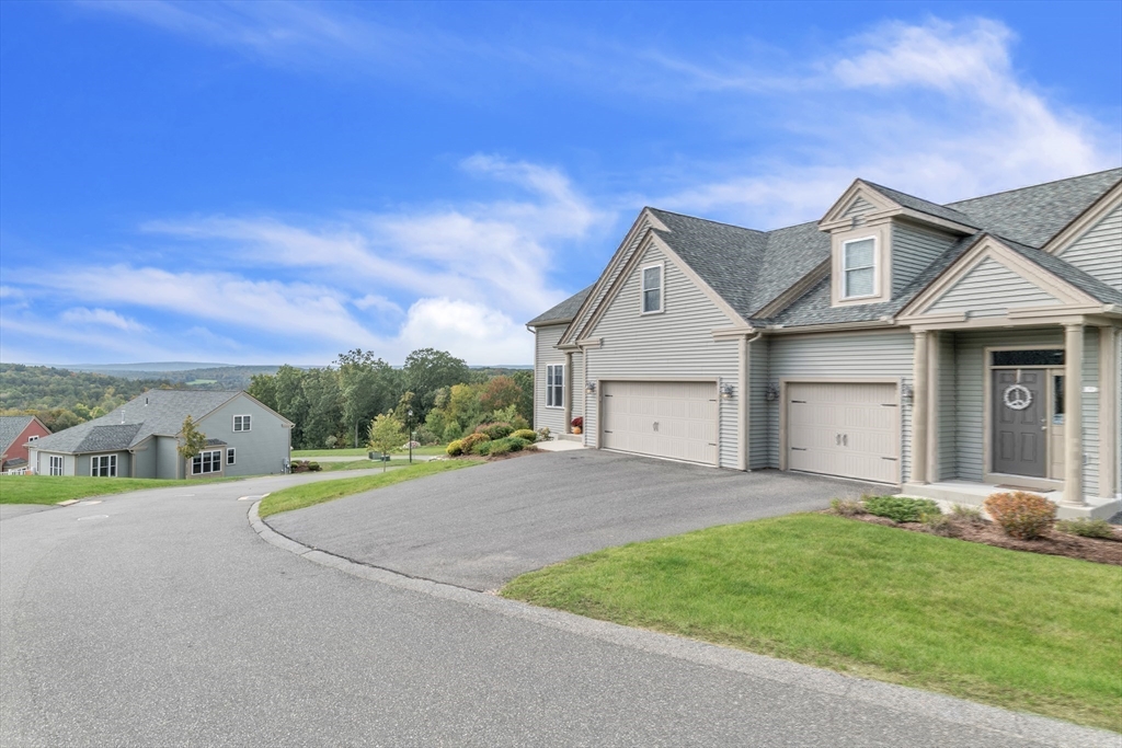 Southwick, Massachusetts, 01077, United States, 4 Bedrooms Bedrooms, ,4 BathroomsBathrooms,Residential,For Sale,1941042