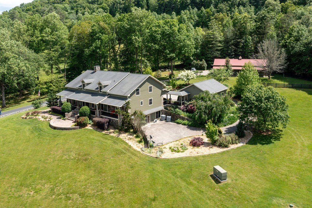 Hayesville, North Carolina, 28904, United States, 4 Bedrooms Bedrooms, ,4 BathroomsBathrooms,Residential,For Sale,1879650