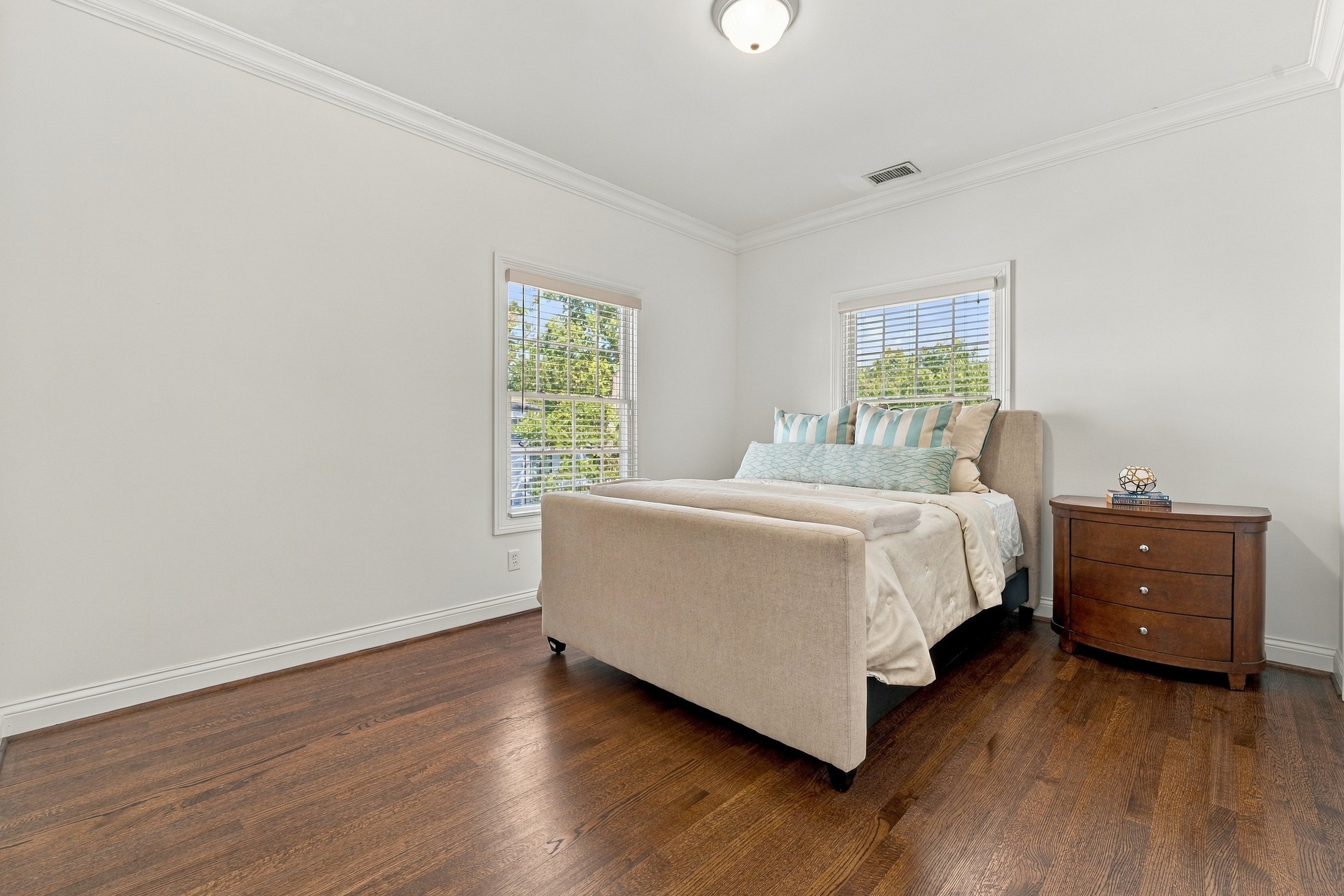  Sophisticated Clayton Home - 物件實景