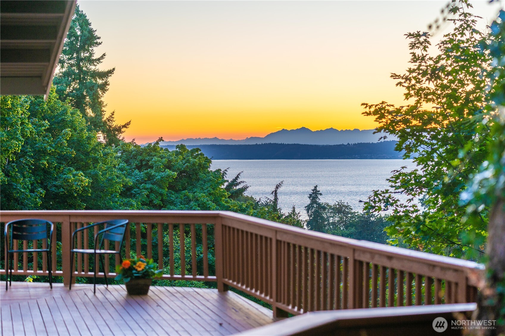 Federal Way, Washington, 98003, United States, 4 Bedrooms Bedrooms, ,2 BathroomsBathrooms,Residential,For Sale,1924740