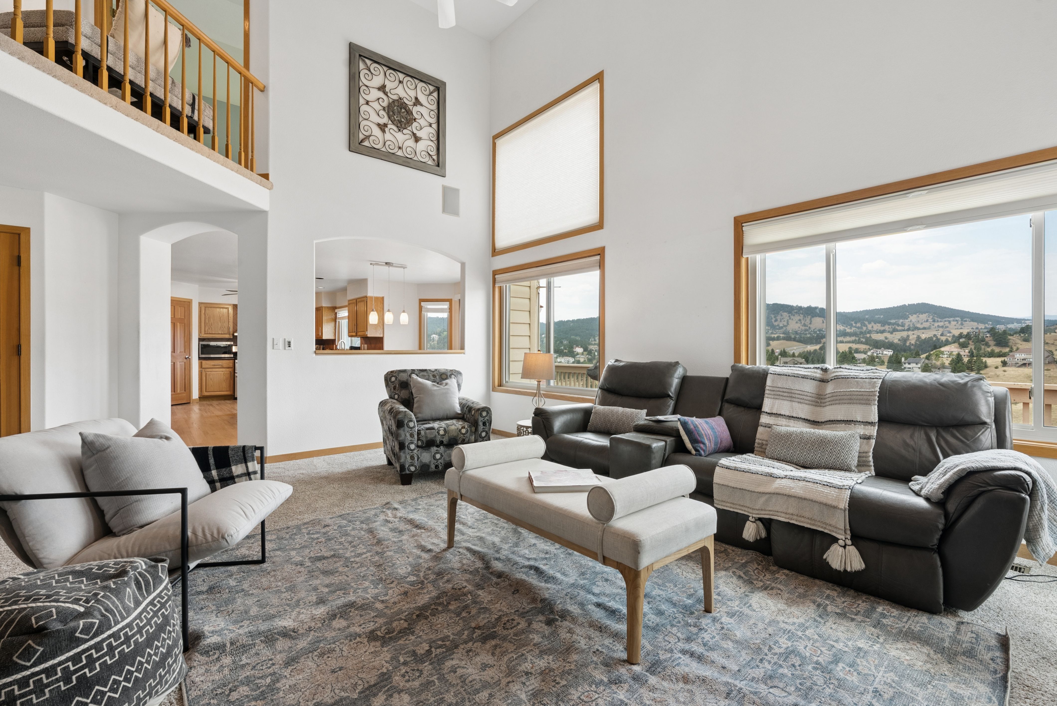  Custom Built Home on a Rolling 1.5 Acre Lot in Highly Desired Paradise Hills - 物件實景