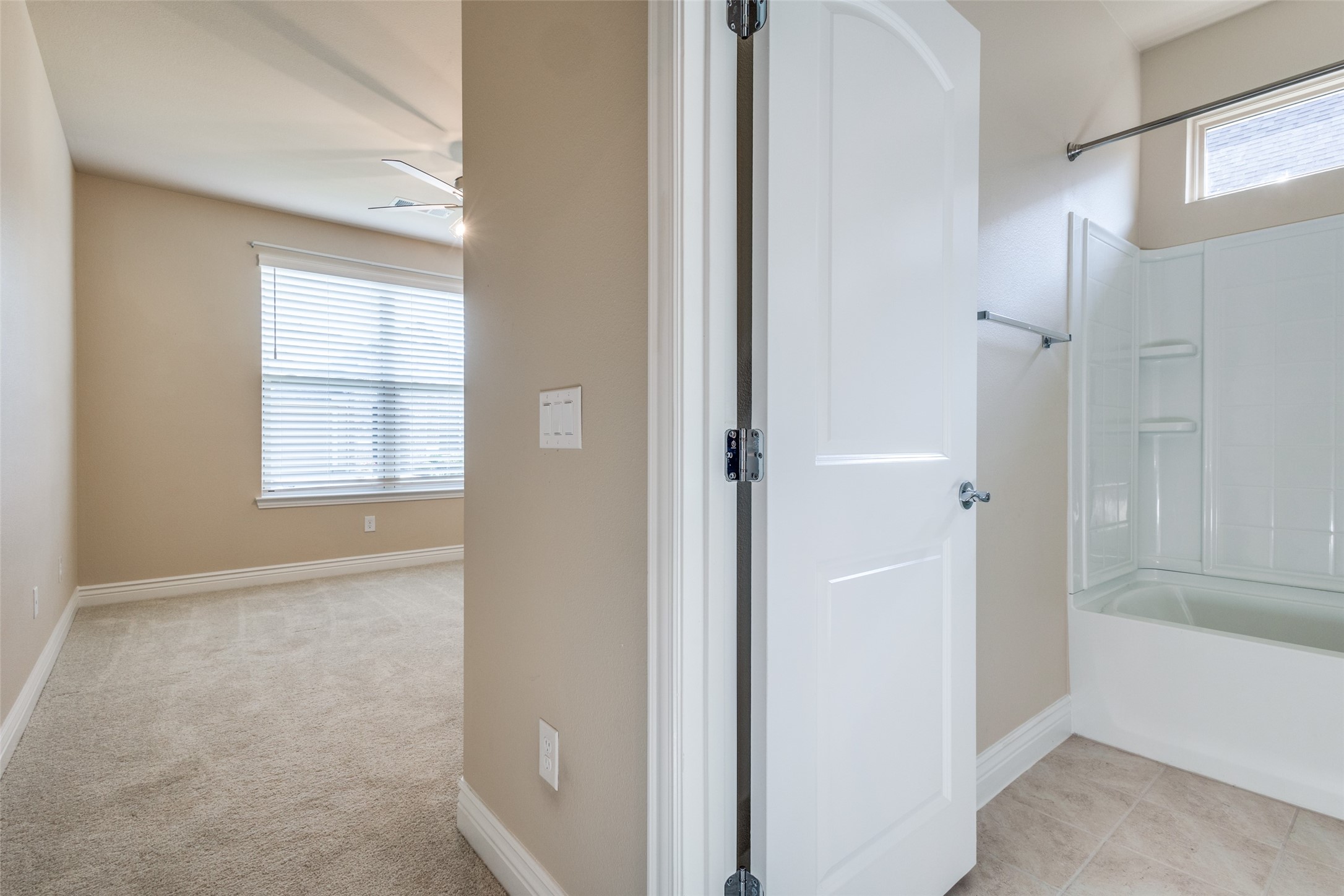 Denton, Texas, 76207, United States, 2 Bedrooms Bedrooms, ,3 BathroomsBathrooms,Residential,For Sale,1847379