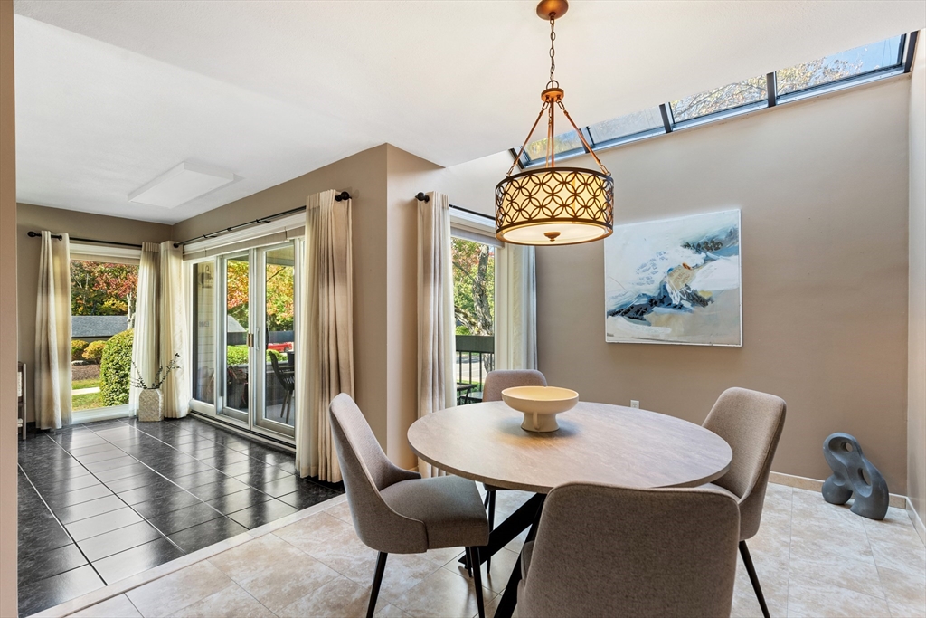 Lynnfield, Massachusetts, 01940, United States, 2 Bedrooms Bedrooms, ,3 BathroomsBathrooms,Residential,For Sale,1979659