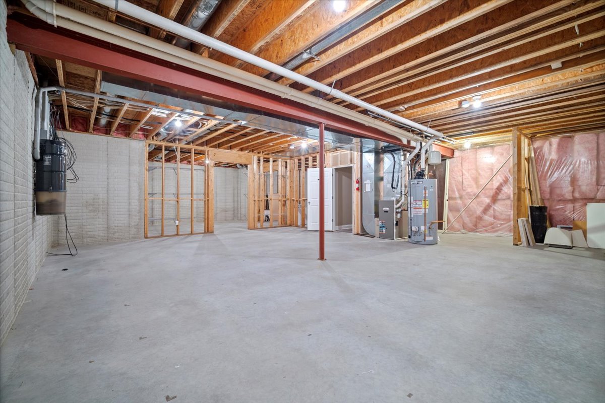 Bloomington, Illinois, 61704, United States, 4 Bedrooms Bedrooms, ,7 BathroomsBathrooms,Residential,For Sale,1941288