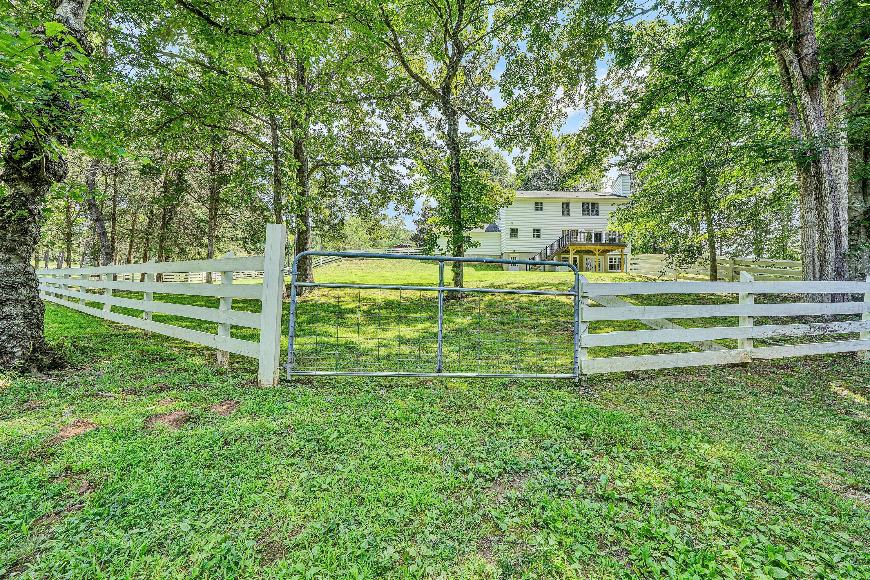 Bedford, Virginia, 24523, United States, 4 Bedrooms Bedrooms, ,4 BathroomsBathrooms,Residential,For Sale,1914324