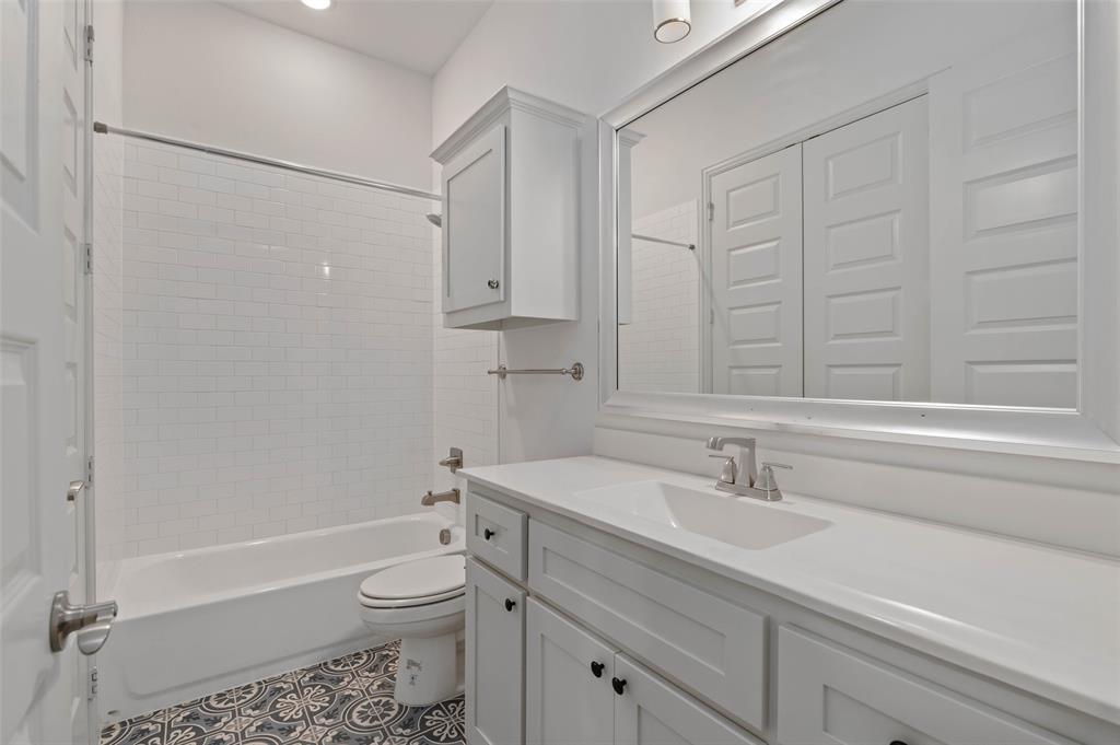 Shady Shores, Texas, 76208, United States, 4 Bedrooms Bedrooms, ,4 BathroomsBathrooms,Residential,For Sale,1983934