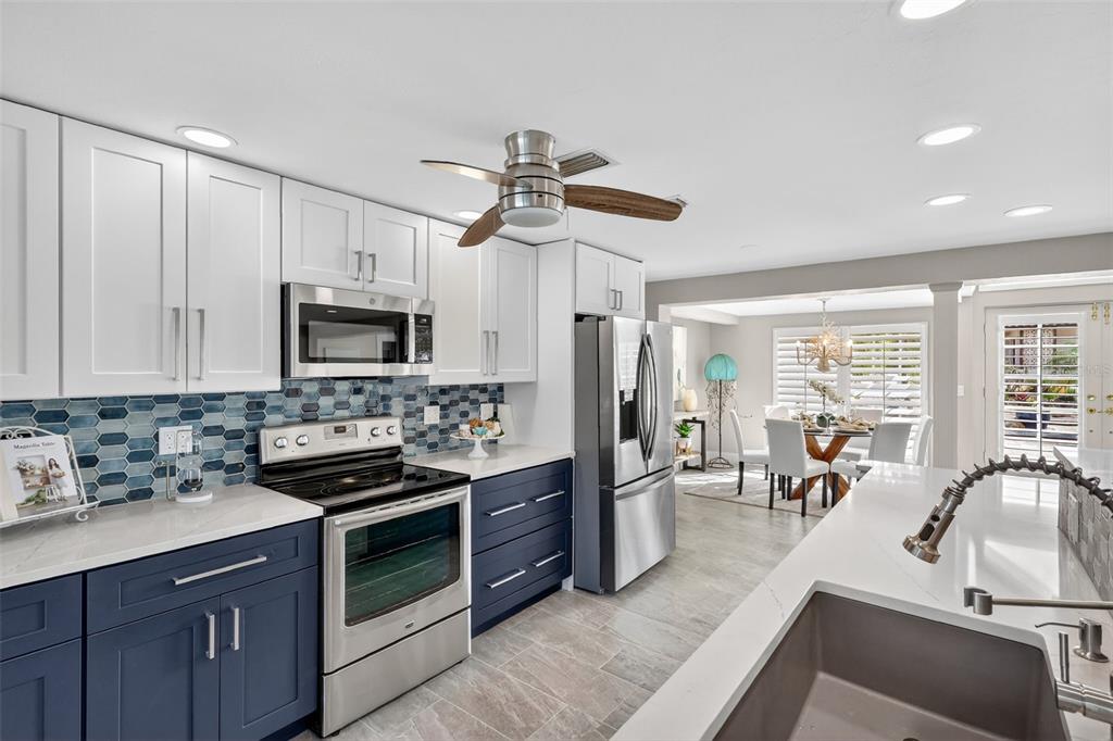 Longboat Key, Florida, 34228, United States, 3 Bedrooms Bedrooms, ,2 BathroomsBathrooms,Residential,For Sale,1990986