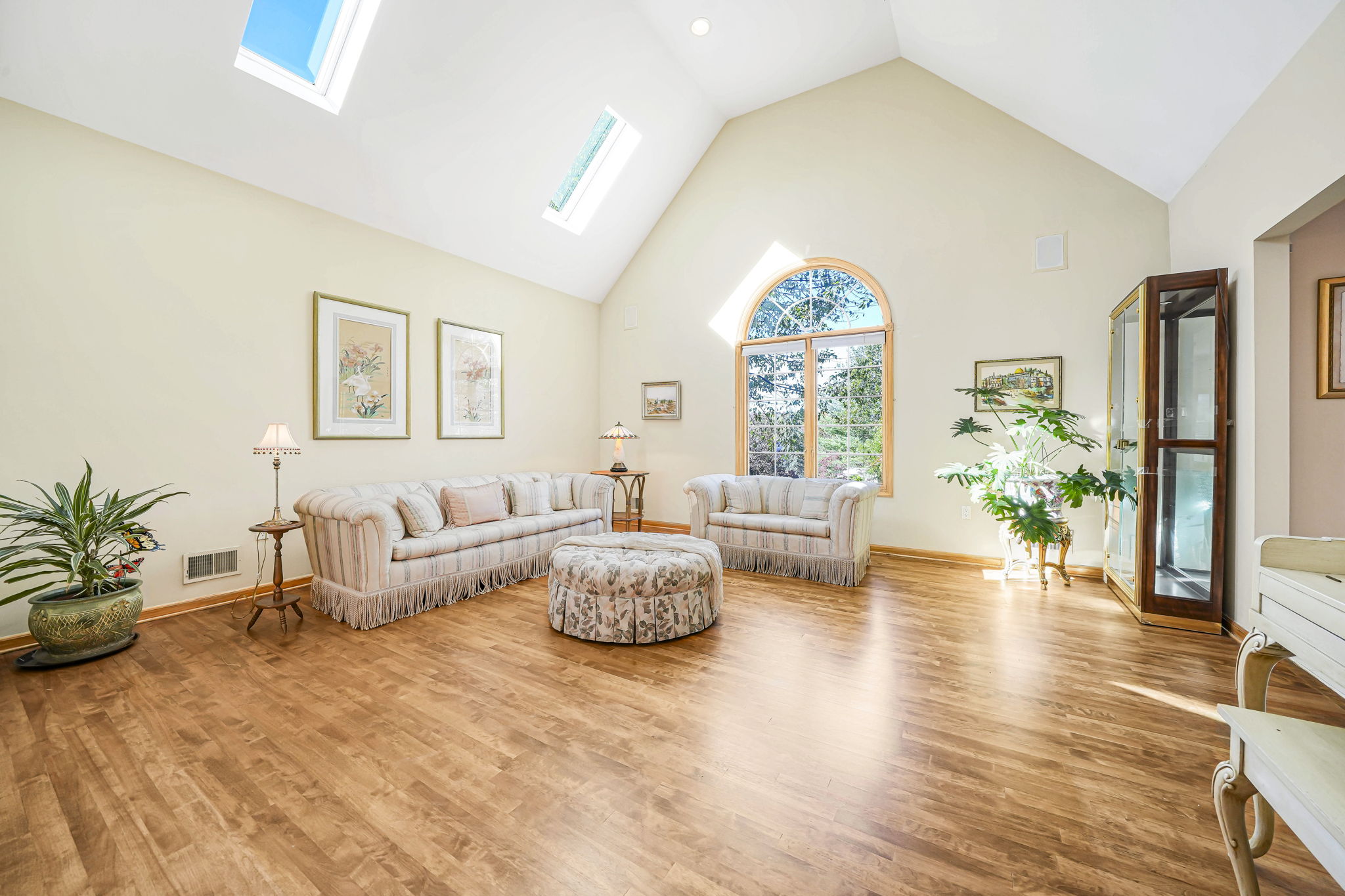 Towaco, New Jersey, 07045, United States, 4 Bedrooms Bedrooms, ,3 BathroomsBathrooms,Residential,For Sale,1980652