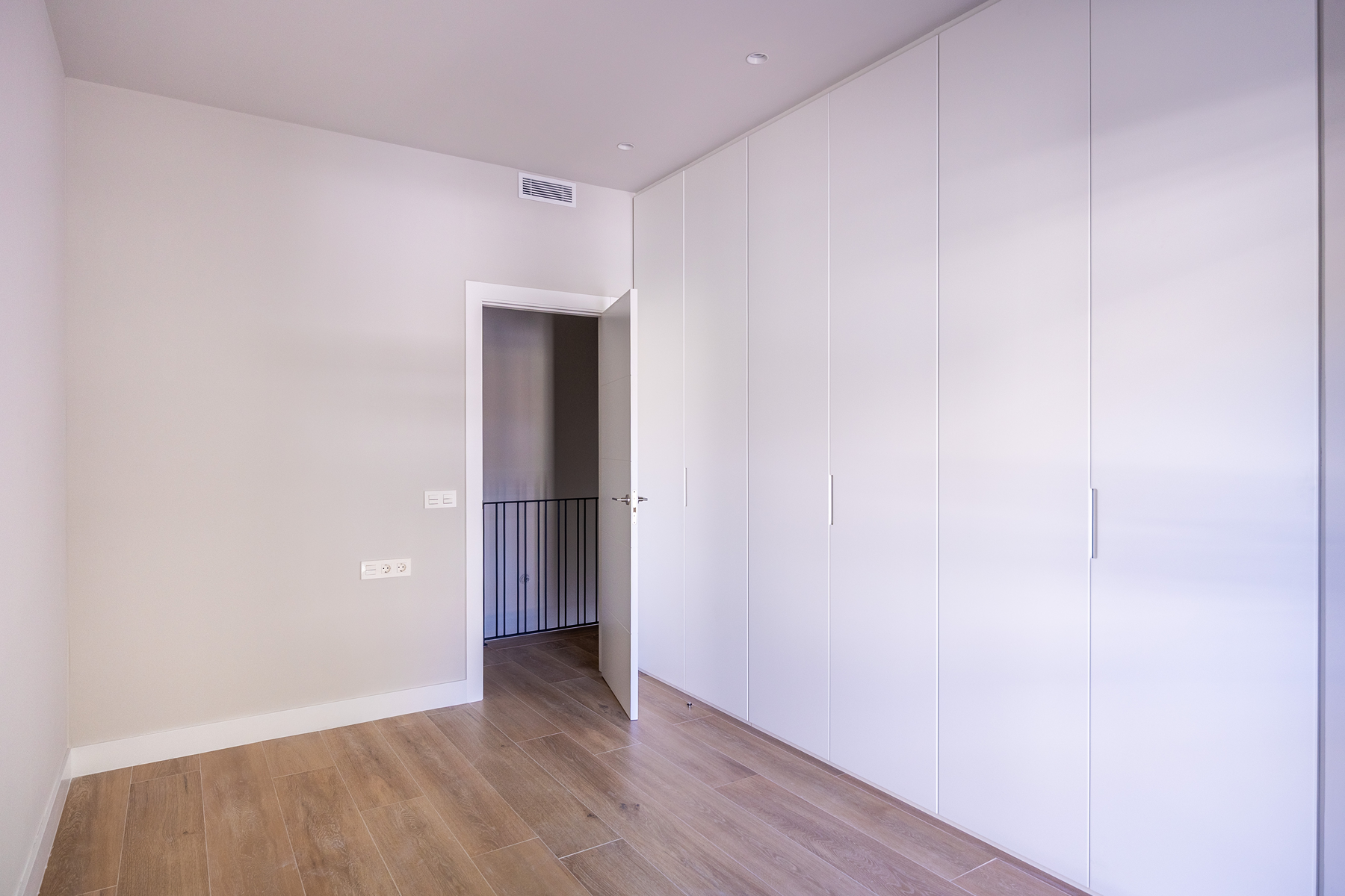  Exclusive duplex with terrace, two parking spaces and storage in Manuel Siurot - 物件實景