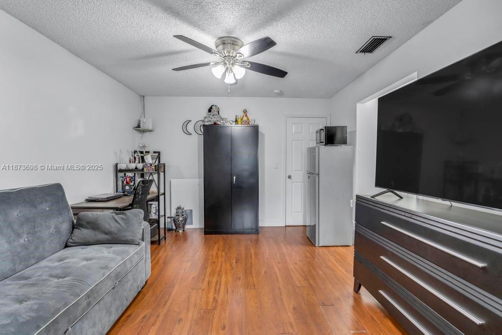 Homestead, Florida, 33032, United States, 5 Bedrooms Bedrooms, ,3 BathroomsBathrooms,Residential,For Sale,1941894