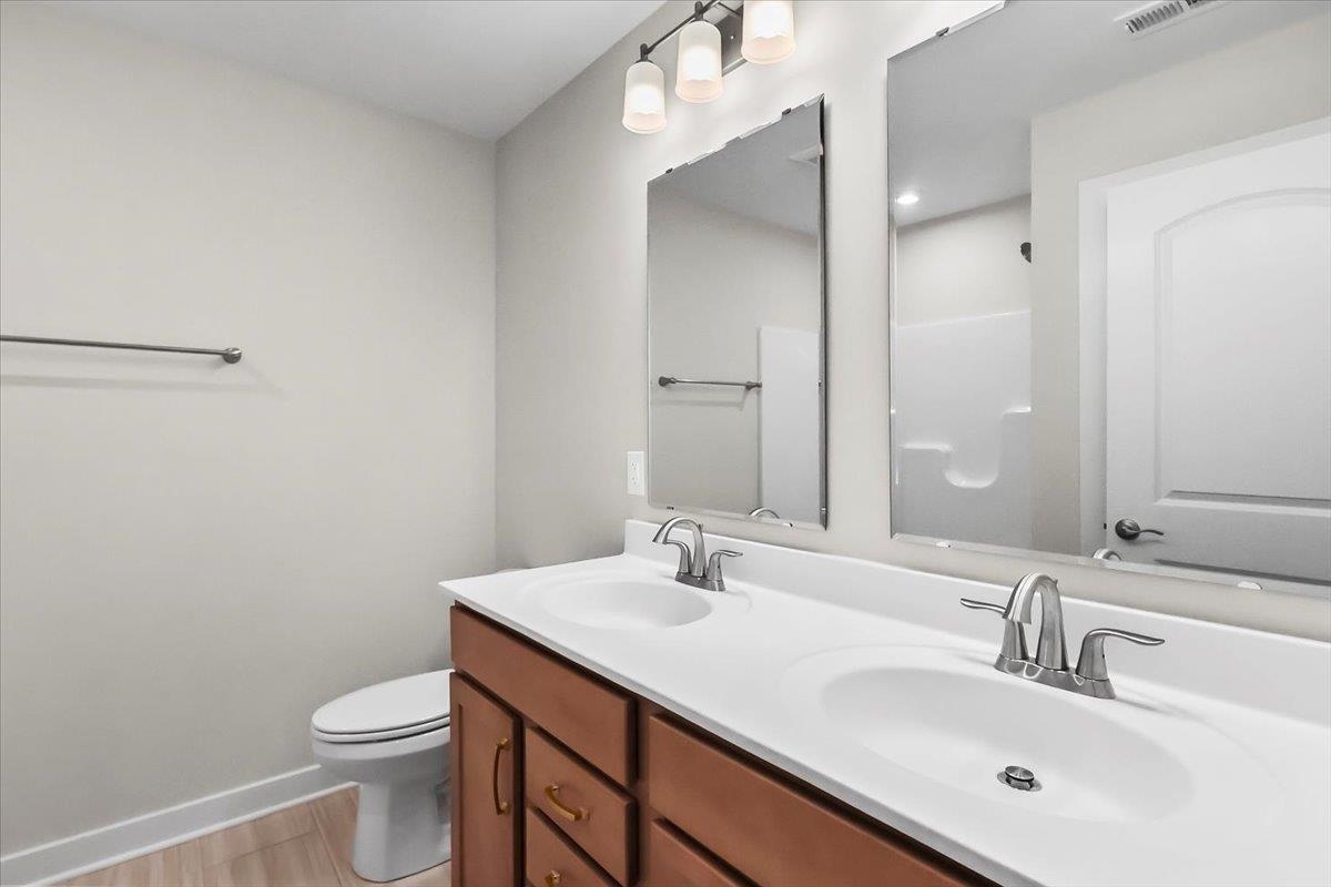 Bowling Green, Kentucky, 42104, United States, 4 Bedrooms Bedrooms, ,3 BathroomsBathrooms,Residential,For Sale,1897325