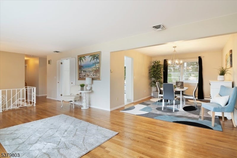 Fairfield Twp., New Jersey, 07004, United States, 3 Bedrooms Bedrooms, ,3 BathroomsBathrooms,Residential,For Sale,1923518