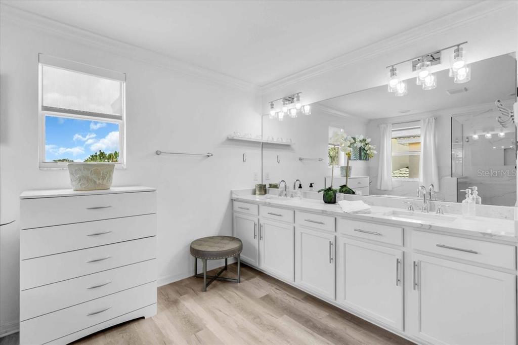 Venice, Florida, 34292, United States, 5 Bedrooms Bedrooms, ,3 BathroomsBathrooms,Residential,For Sale,1874591