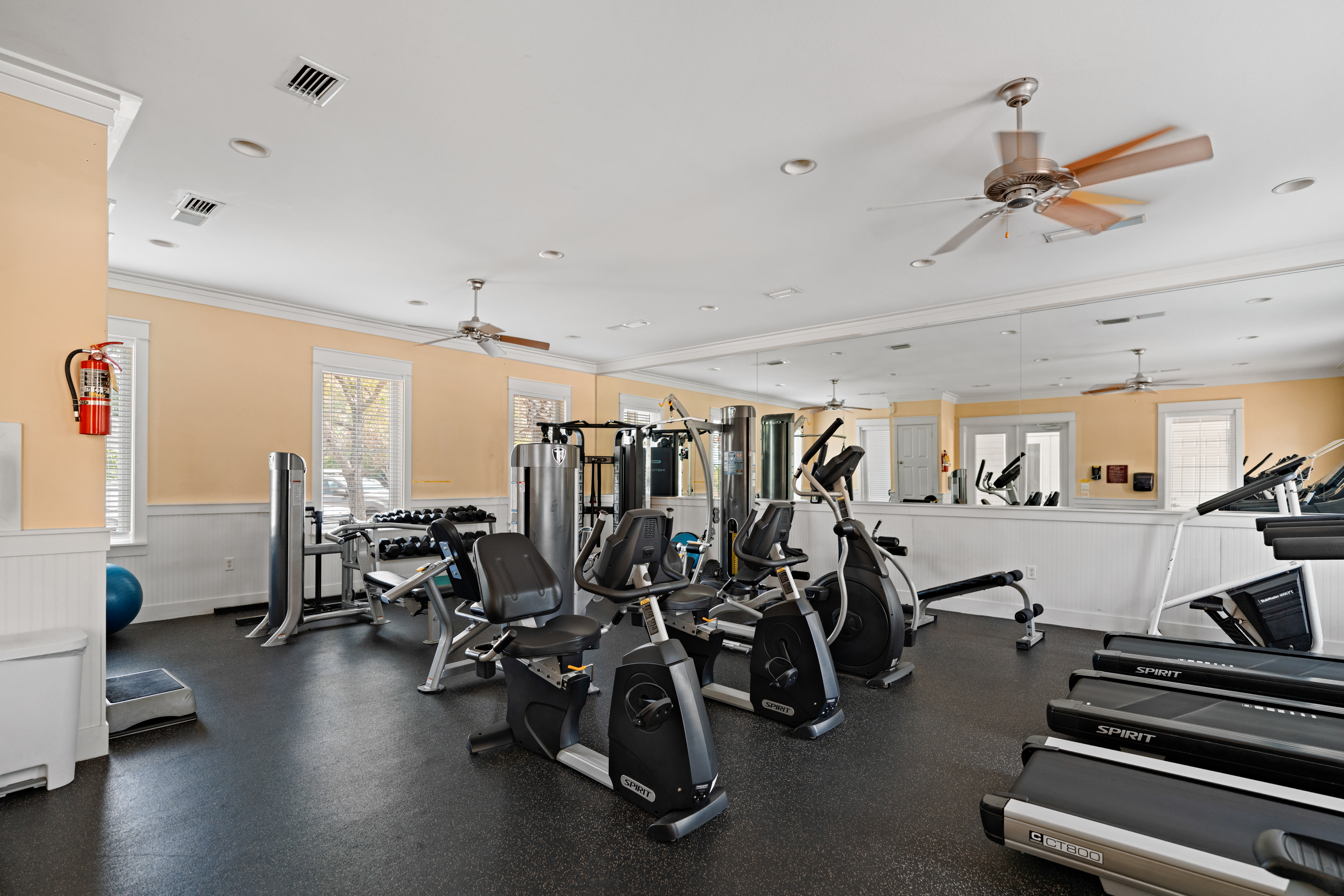 A Private End-Lot Retreat with Green Space Views & Near The Gulf - 物件實景