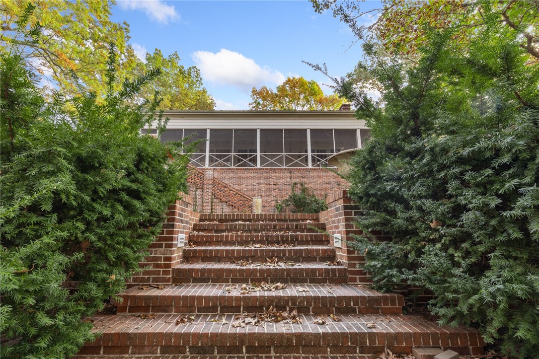 Harrison, Arkansas, 72601, United States, 4 Bedrooms Bedrooms, ,5 BathroomsBathrooms,Residential,For Sale,1989365