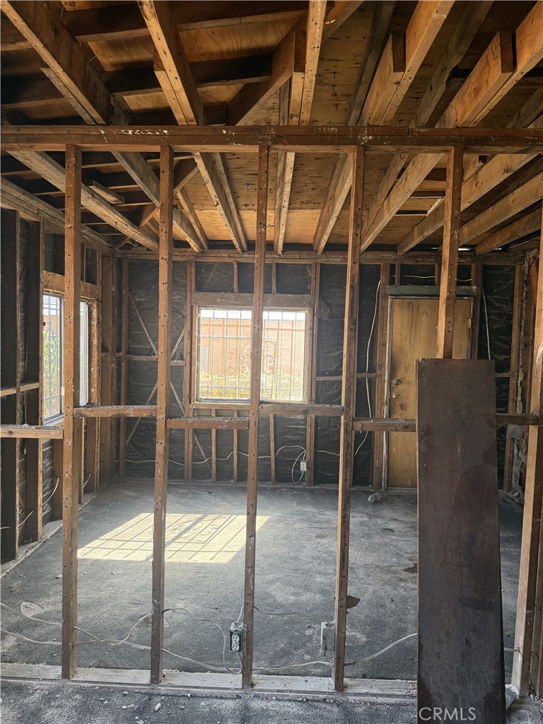 Los Angeles, California, 90002, United States, ,Residential,For Sale,1979015