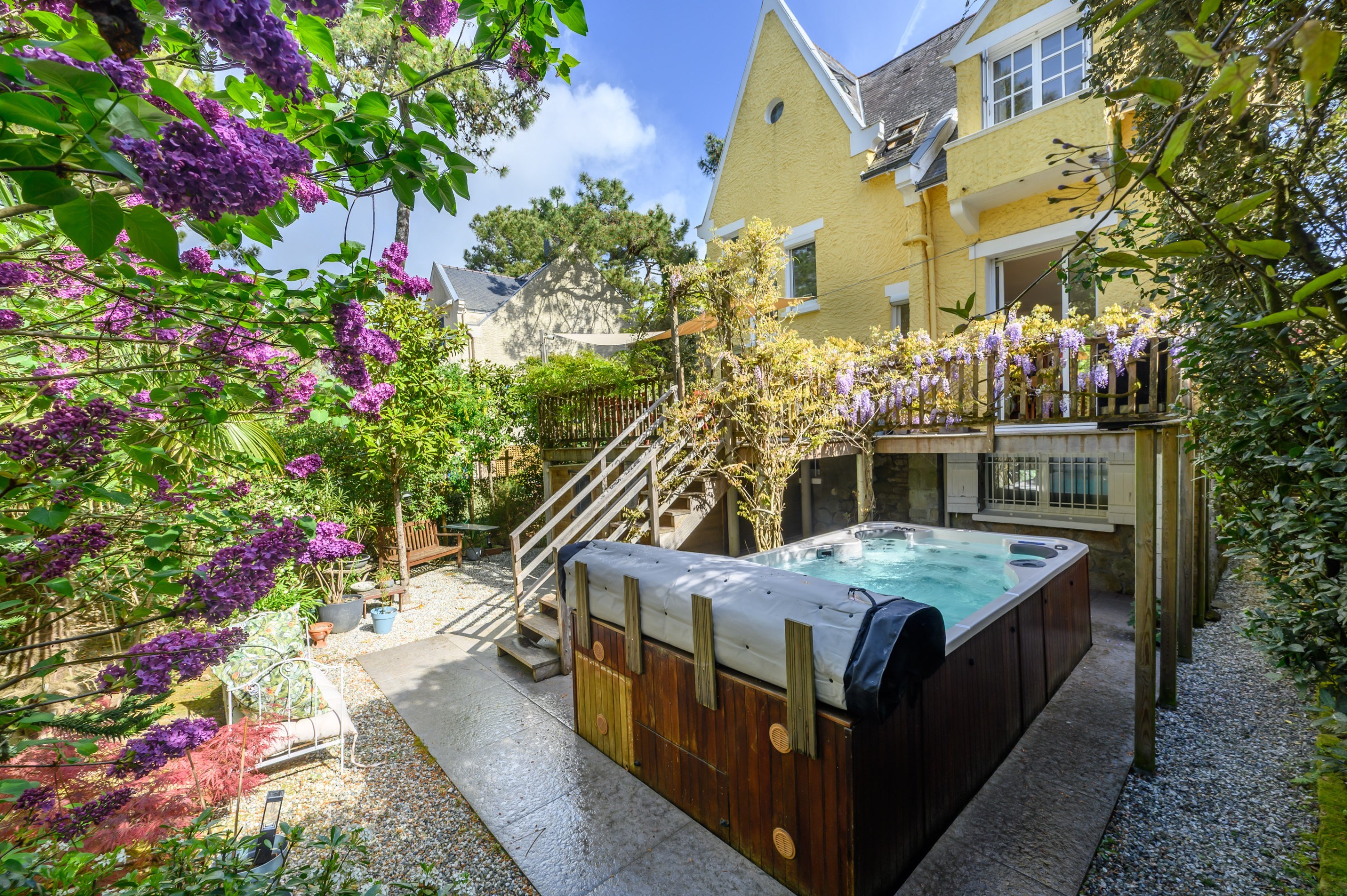  Iconic Villa in La Baule, Listed as a Building of Special Architectural Interes… - 物件實景
