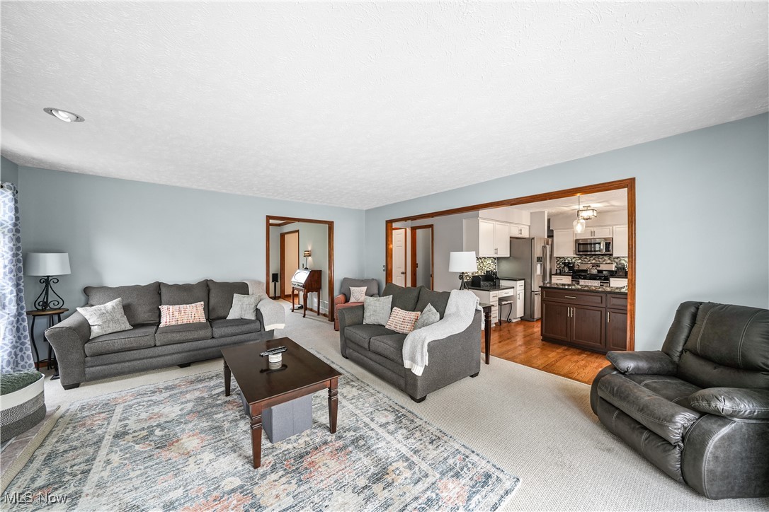 Aurora, Ohio, 44202, United States, 4 Bedrooms Bedrooms, ,4 BathroomsBathrooms,Residential,For Sale,1987791